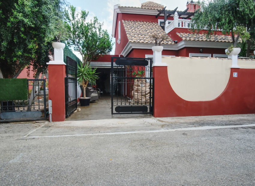 Herverkoop - 3. Semi - Detached Villa - Orihuela Costa