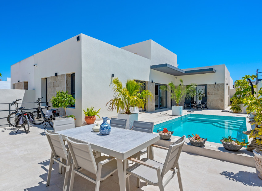 Herverkoop - 6. Detached villa - Daya Nueva - Costa Blanca South