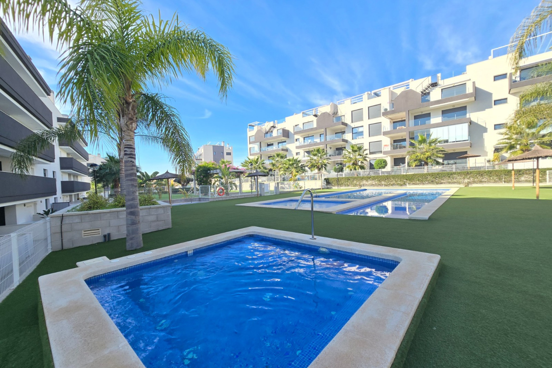 Herverkoop - Apartment / Flat * - Orihuela Costa - Villamartín *