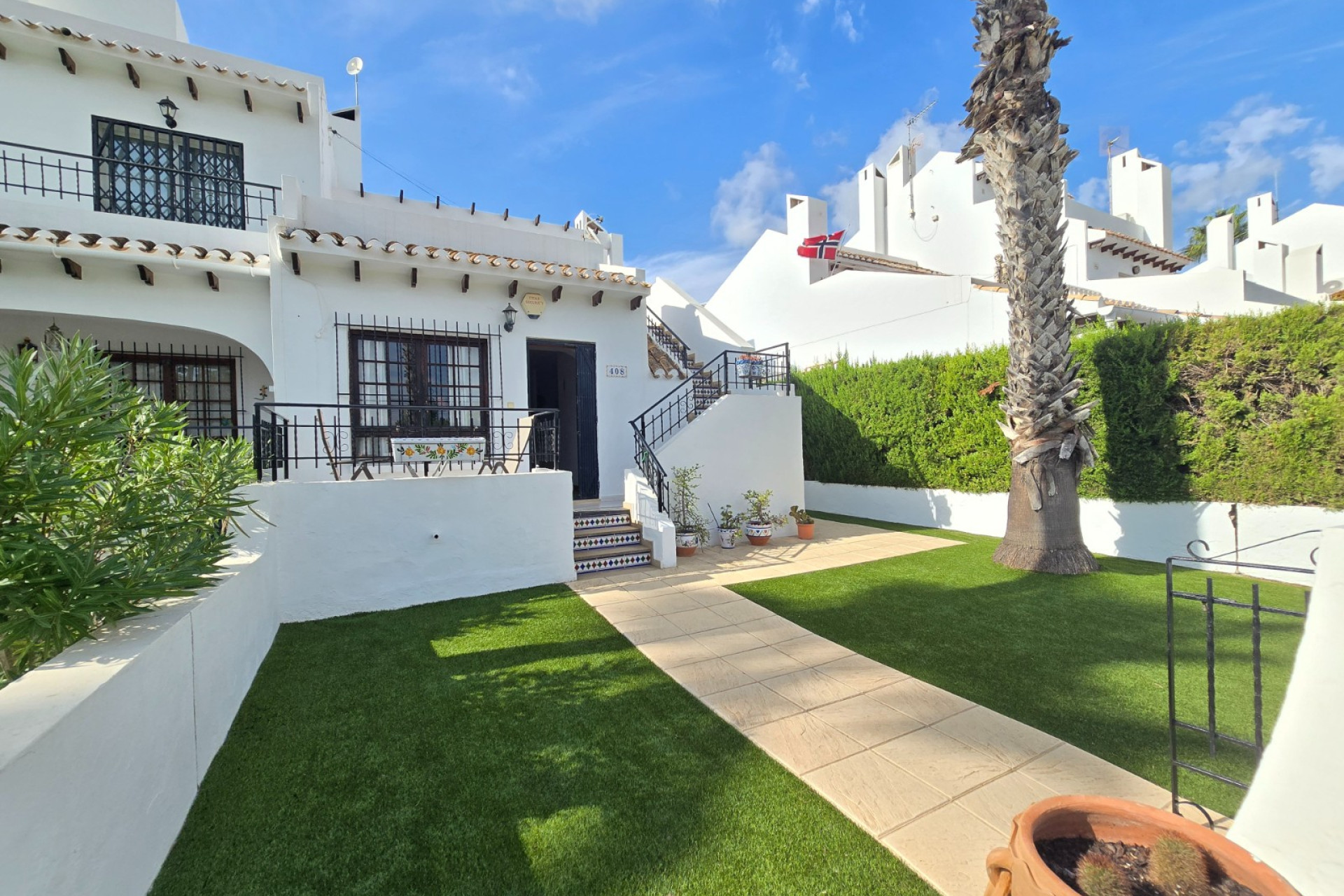 Herverkoop - Townhouse * - Villamartin * - Los Dolses *
