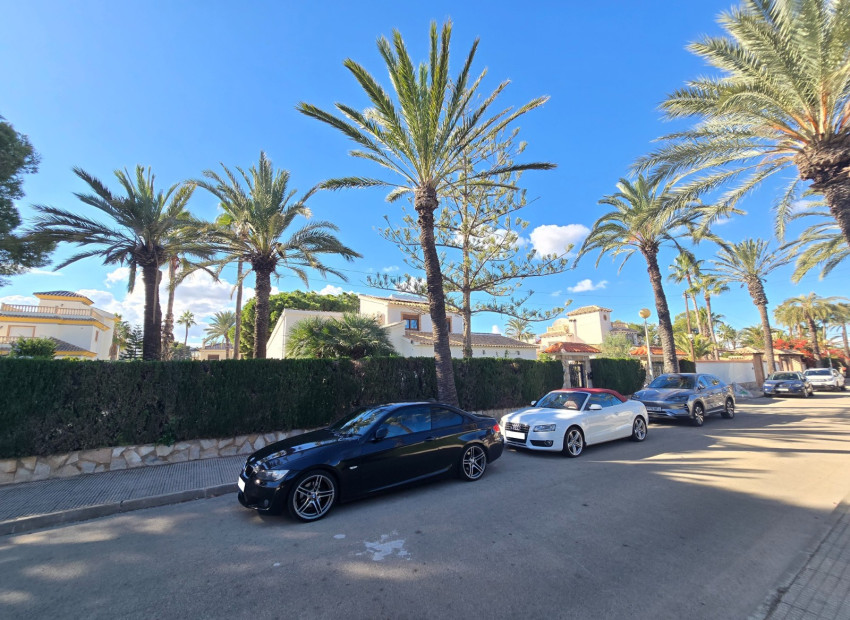 Herverkoop - Villa * - Orihuela Costa * - Cabo Roig *