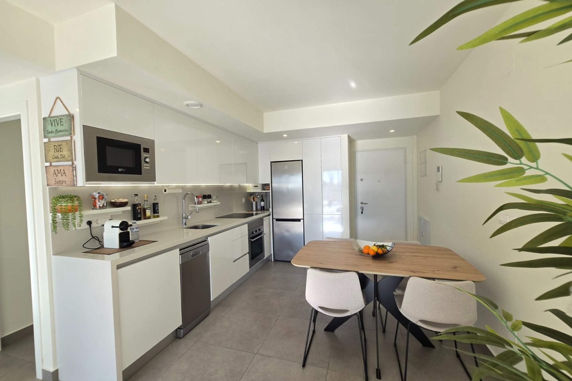 Resale - Apartment / Flat * - Orihuela Costa - Villamartín *