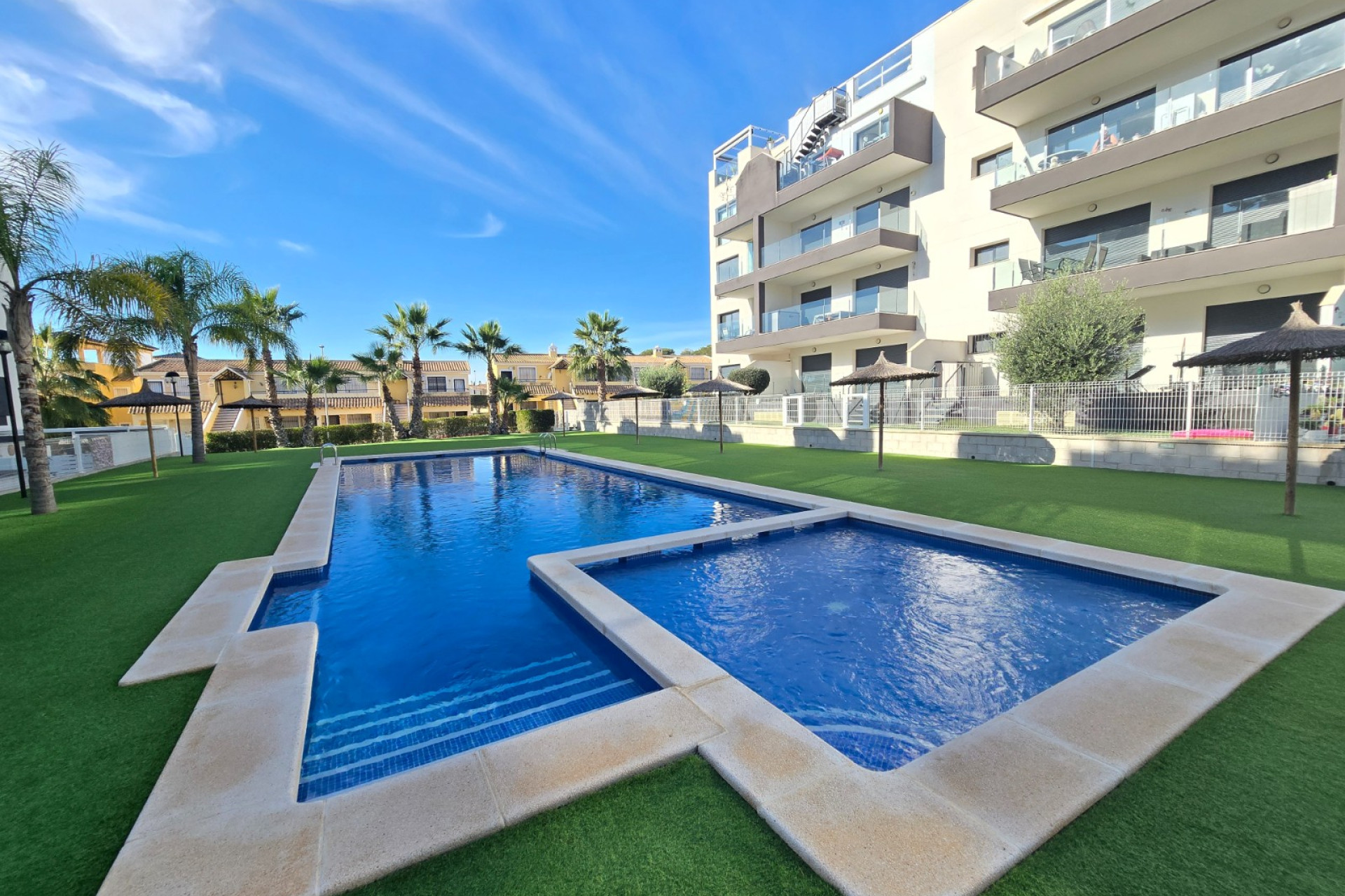 Resale - Apartment / Flat * - Orihuela Costa - Villamartín *