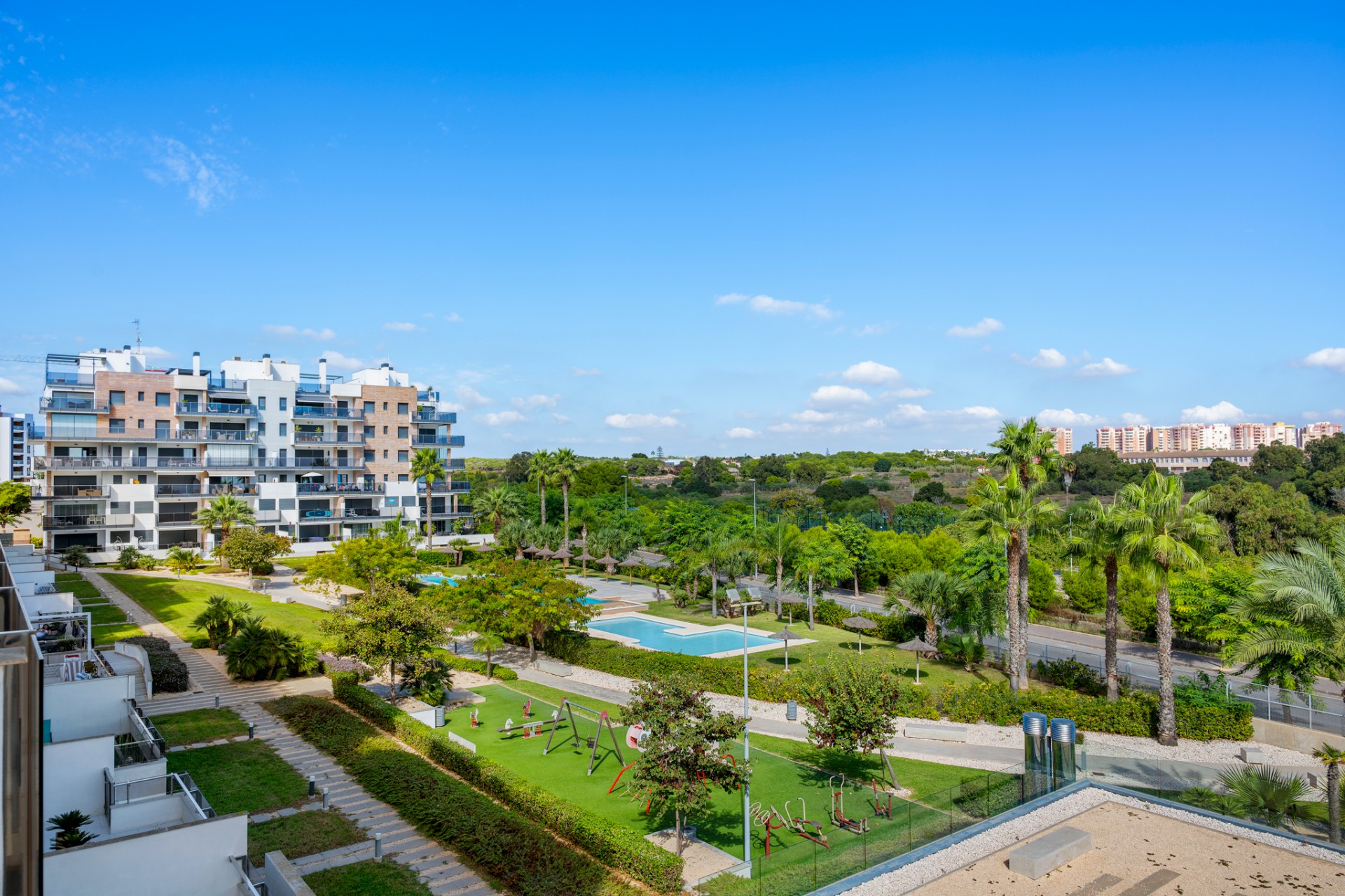 Resale - Apartment - Mil Palmeras