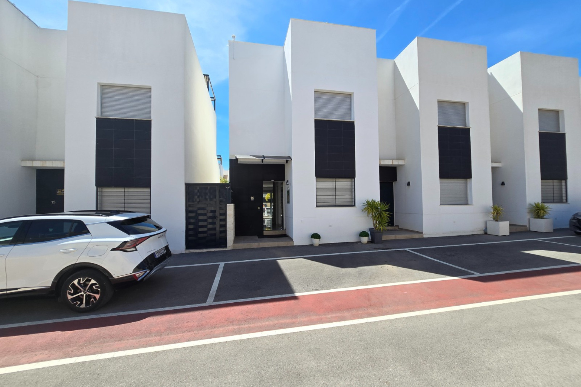 Resale - Townhouse * - Ciudad Quesada * - Doña Pepa *