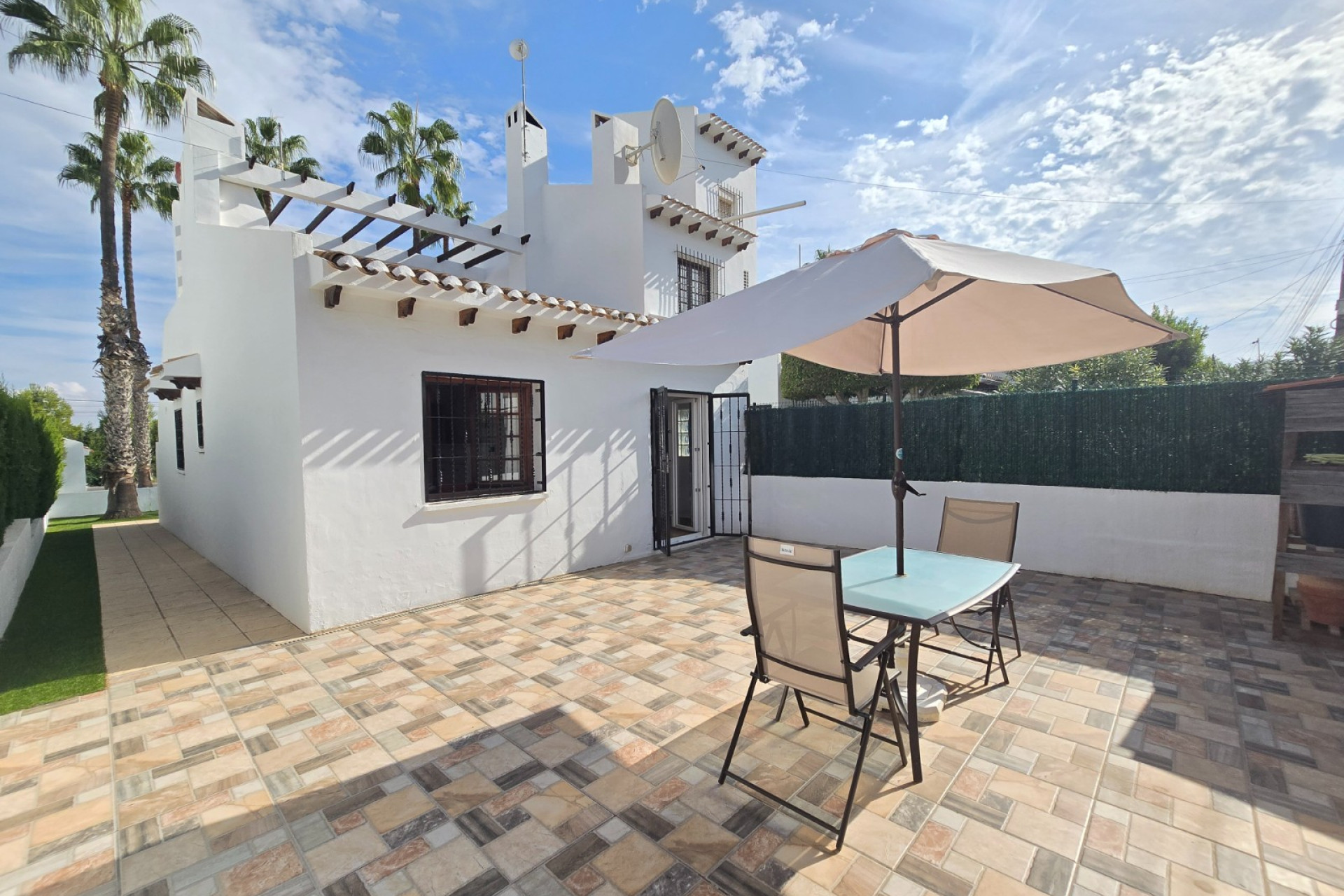Resale - Townhouse * - Villamartin * - Los Dolses *