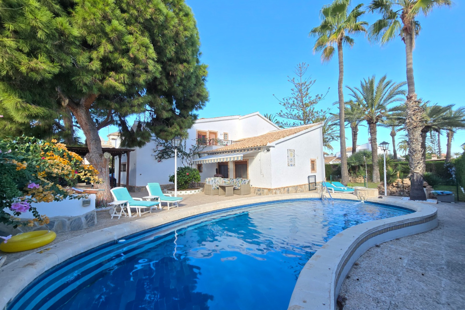 Resale - Villa * - Orihuela Costa * - Cabo Roig *