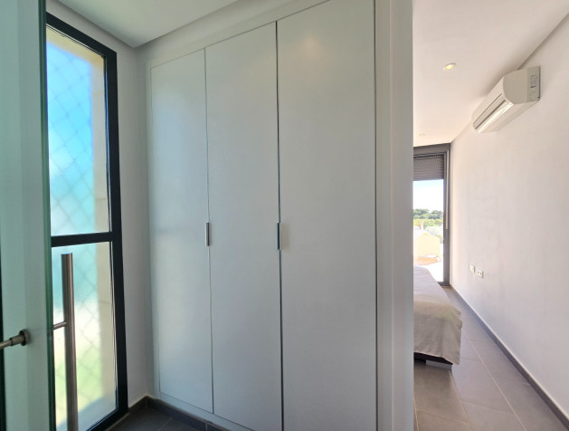 Resale - Apartment / flat - Orihuela Costa - Los Dolses