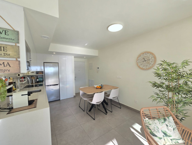 Herverkoop - Apartment / Flat * - Orihuela Costa - Villamartín *