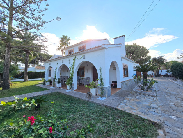 Resale - Villa * - Orihuela Costa * - Cabo Roig *