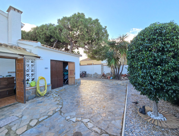 Resale - Villa * - Orihuela Costa * - Cabo Roig *