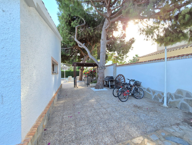 Resale - Villa * - Orihuela Costa * - Cabo Roig *