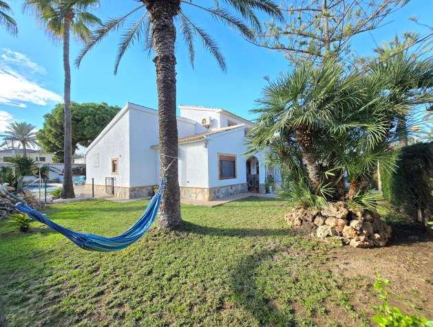 Resale - Villa * - Orihuela Costa * - Cabo Roig *