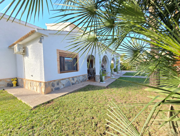 Resale - Villa * - Orihuela Costa * - Cabo Roig *