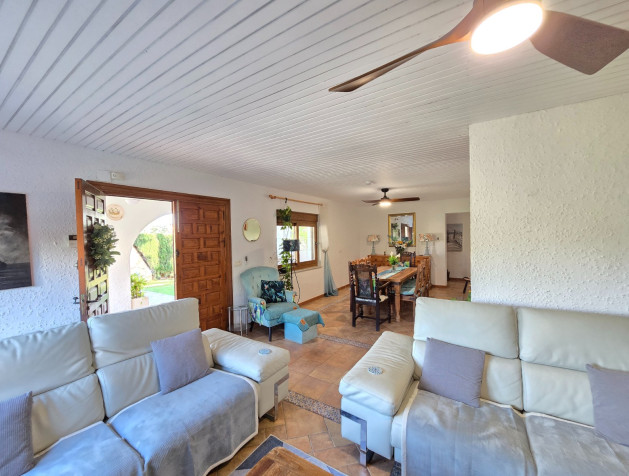 Resale - Villa * - Orihuela Costa * - Cabo Roig *