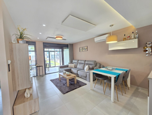 Revente - Apartment / Flat * - Orihuela Costa * - Punta Prima *