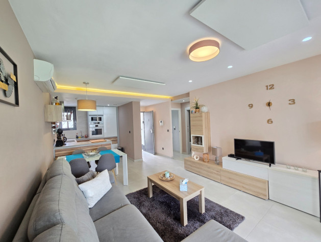 Revente - Apartment / Flat * - Orihuela Costa * - Punta Prima *