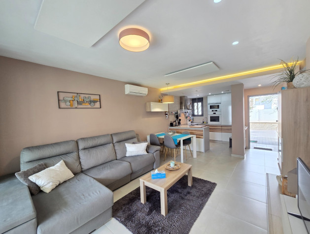 Revente - Apartment / Flat * - Orihuela Costa * - Punta Prima *