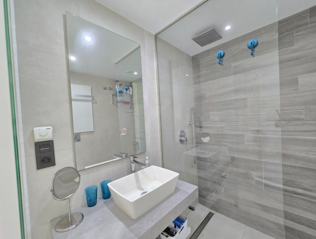 Revente - Apartment / Flat * - Orihuela Costa * - Punta Prima *