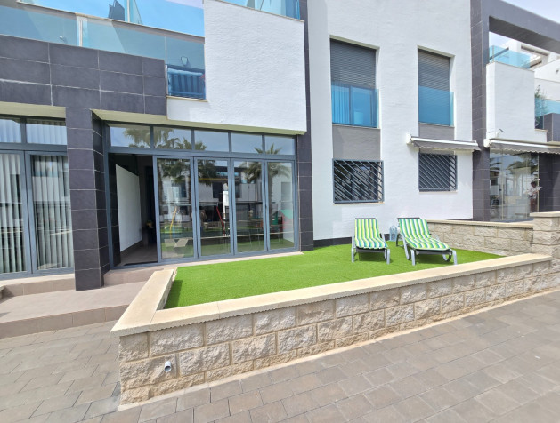 Revente - Apartment / Flat * - Orihuela Costa * - Punta Prima *