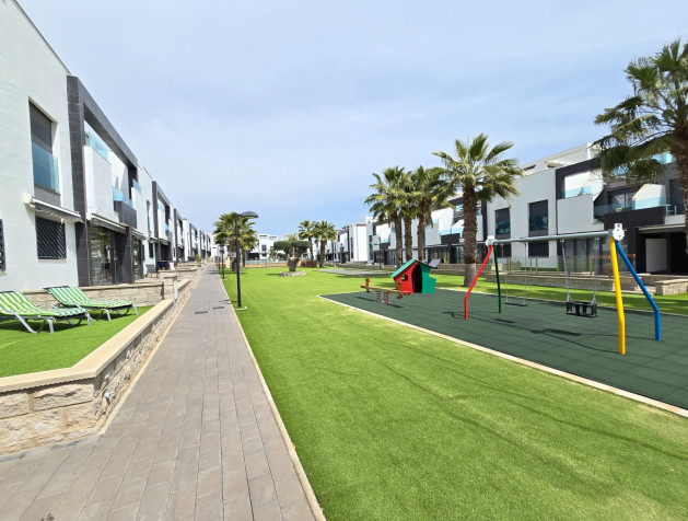 Revente - Apartment / Flat * - Orihuela Costa * - Punta Prima *