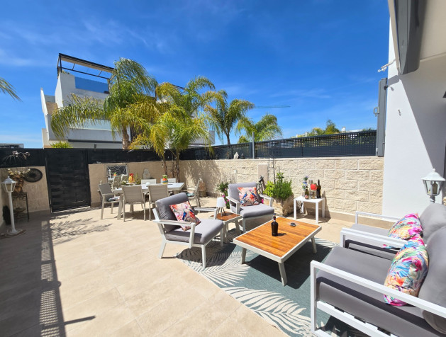 Revente - Townhouse * - Ciudad Quesada * - Doña Pepa *