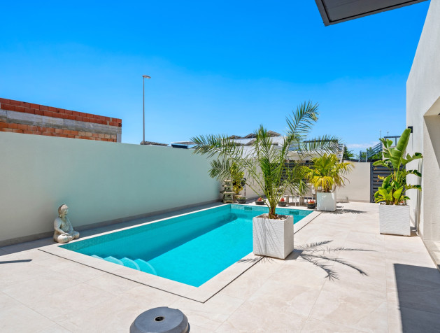 Resale - 6. Detached villa - Daya Nueva - Costa Blanca South