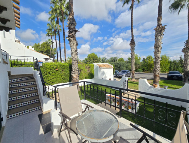 Resale - Townhouse * - Villamartin * - Los Dolses *