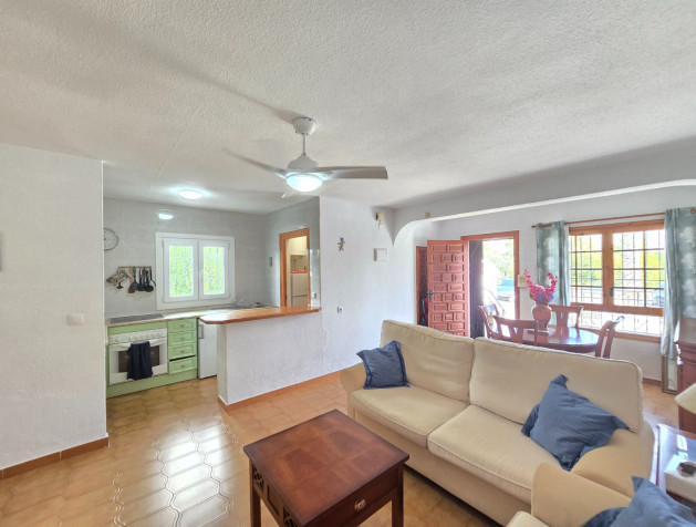 Resale - Townhouse * - Villamartin * - Los Dolses *