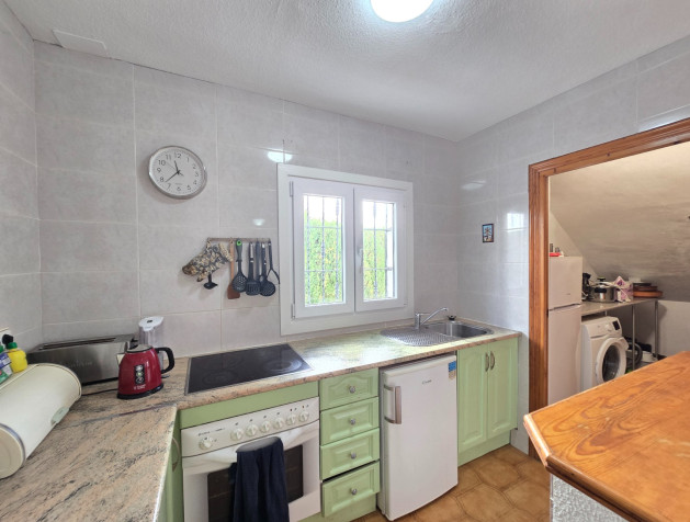 Resale - Townhouse * - Villamartin * - Los Dolses *