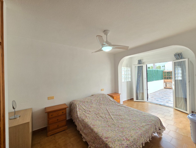 Resale - Townhouse * - Villamartin * - Los Dolses *