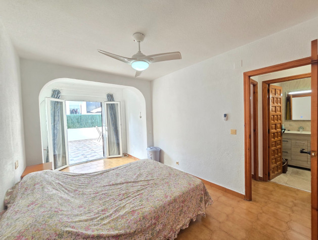 Resale - Townhouse * - Villamartin * - Los Dolses *
