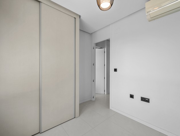 Resale - Apartment - Mil Palmeras